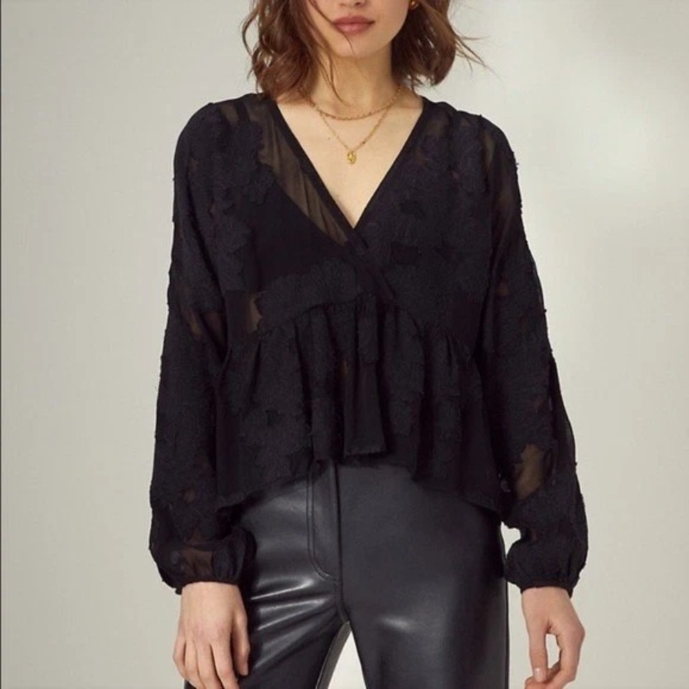 Wilfred Aritzia Revolve Augustine Floral Embroidered Peplum Blouse Top Size M